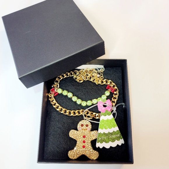 Betsey Johnson Gingerbread 2024 Gold Necklace & Earrings Set. - Picture 9 of 16